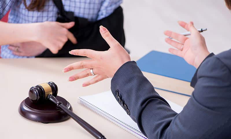 Choosing an Injury Lawyer Through Clear Questions and Expectations